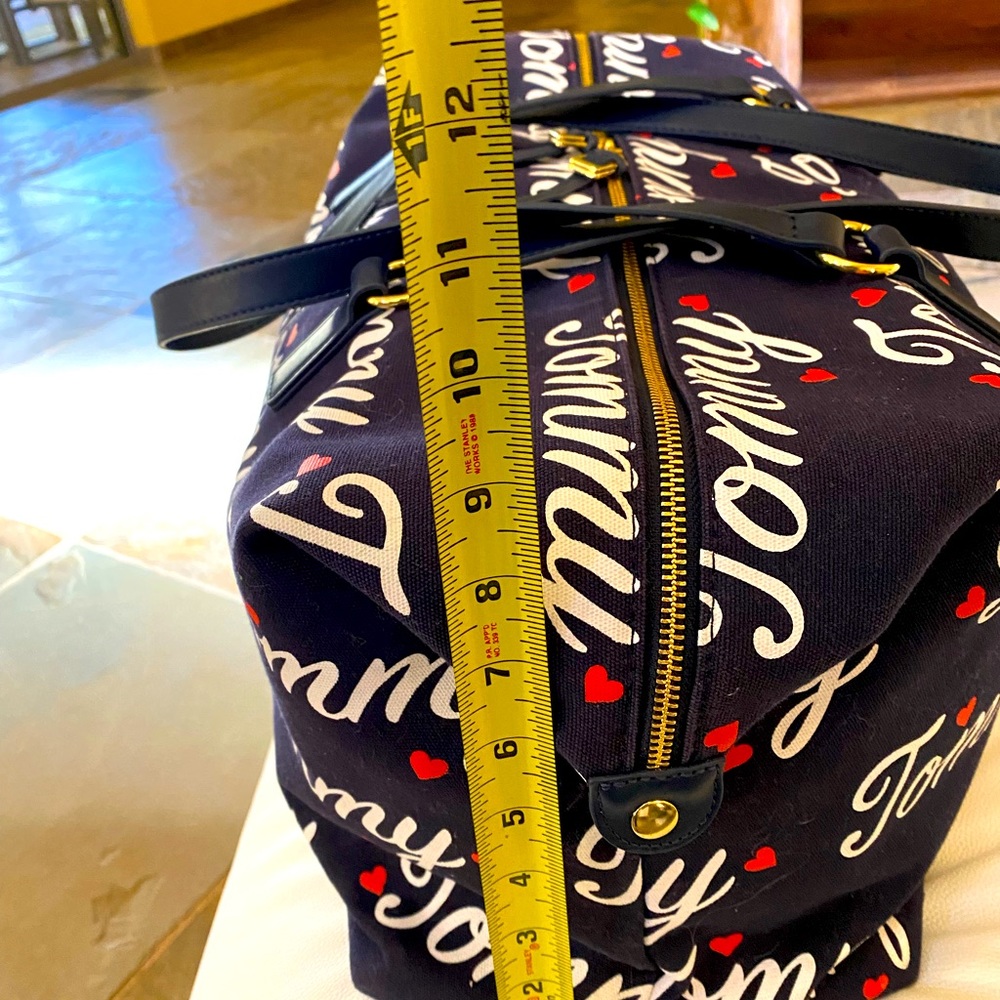 NWOT Tommy Hilfiger bag - Picture 3 of 4